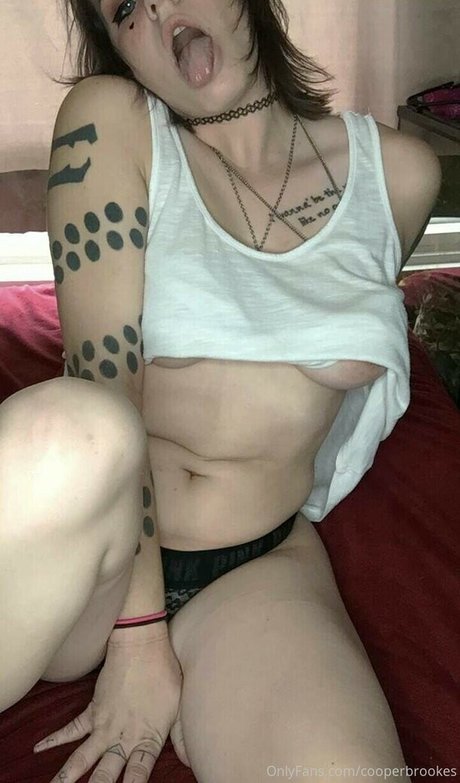 Cooper Brookes sexy actress pics
