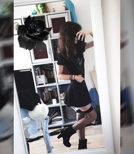 mini dress onlyfans pornographic images