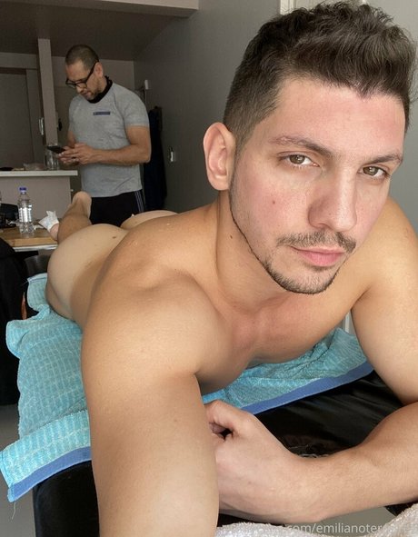 knees onlyfans adult galleries