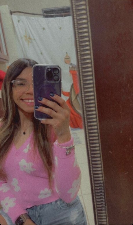 Latina Beauties pretty star pictures