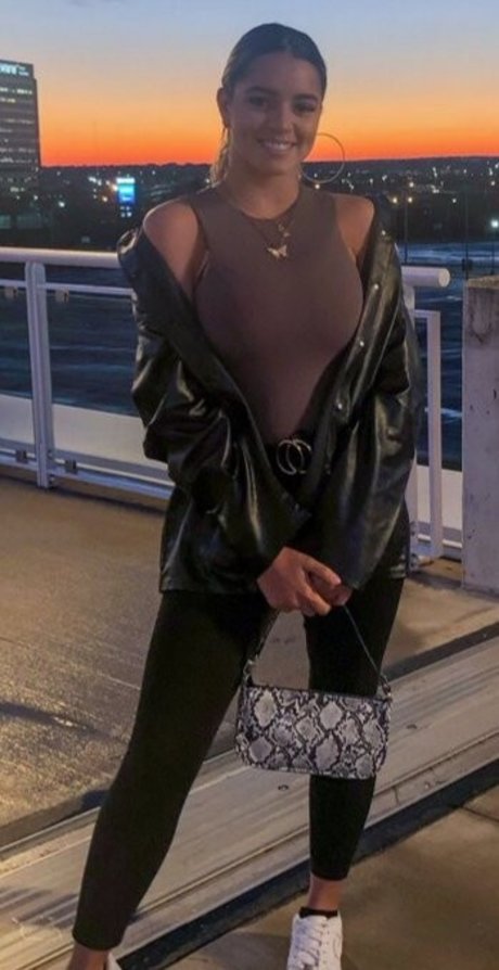 milf fake tits onlyfans sexy picture