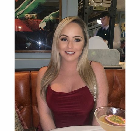 Sophie Defoe exclusive pornstar image