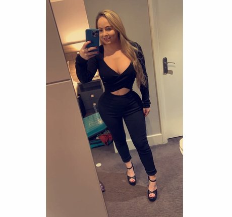 Sophie Defoe pornstar exclusive pictures