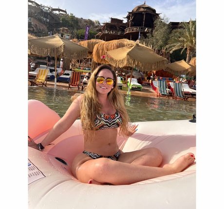 Sophie Defoe naked actress gallery