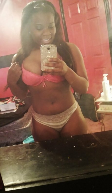 ebonyashley erotic model gallery