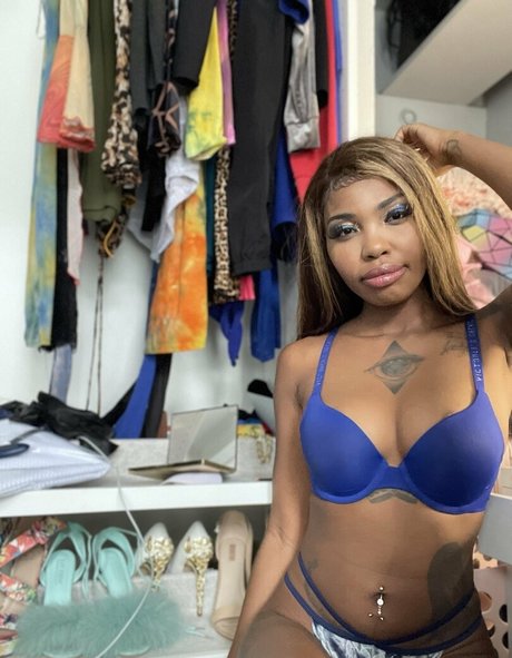 niiathefreak exclusive star images