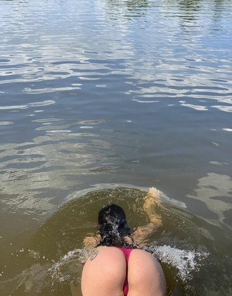Claudia Vale profile image