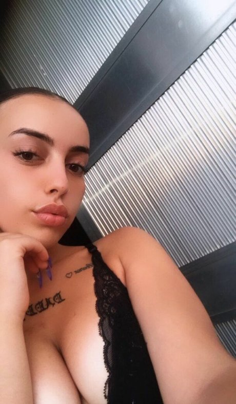 Claudia Vale nudes model images