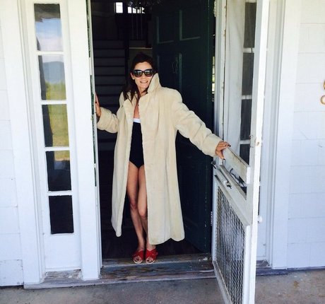 Michelle Gomez model pornographic images