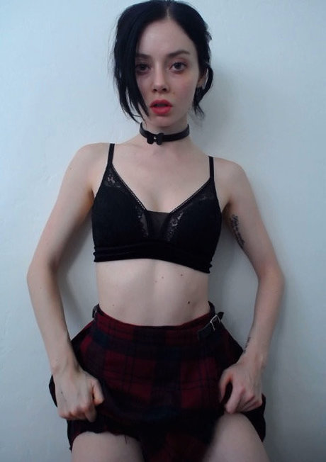 ohthumbelina model hot photos