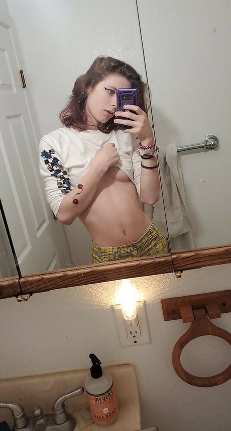 RainieBun pornstar hd pic