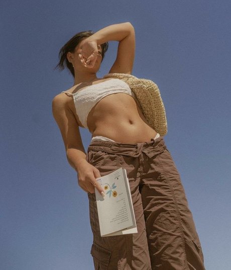 Tabitha Swatosh sexy model pic