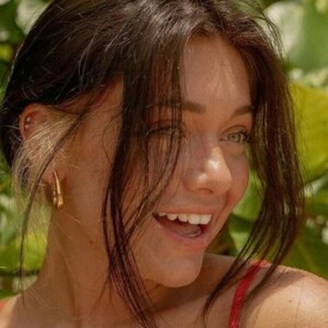 Tabitha Swatosh nude model photo
