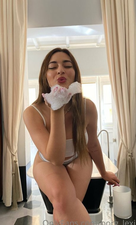 borg lexi model naked images