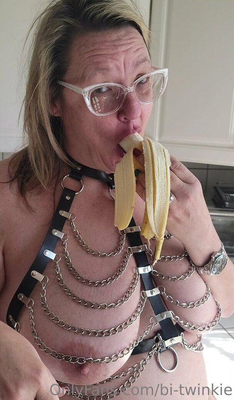 bi twinkie xxx pornstar pictures