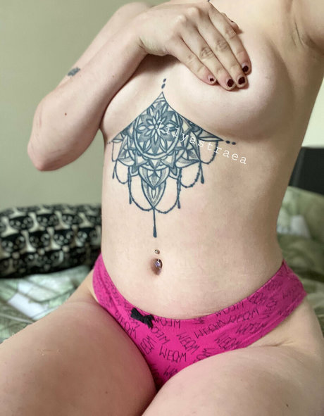petiteredheadbabyfree model porn pics