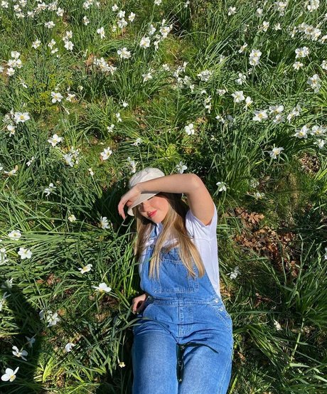 Helayna Birkett perfect model photos