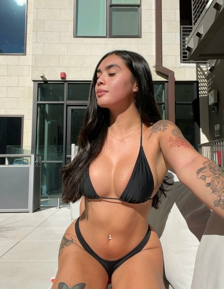 Jazmin Bertrand model pretty pictures