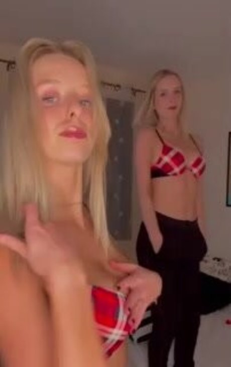 twinsblonde model naked photos