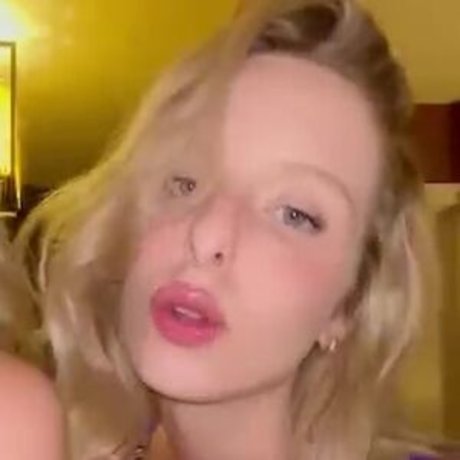 twinsblonde star free pics