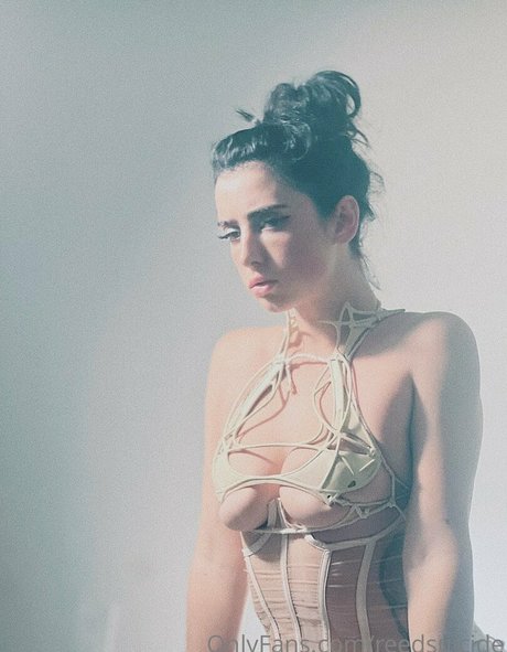 Reedsuicide star sexy gallery