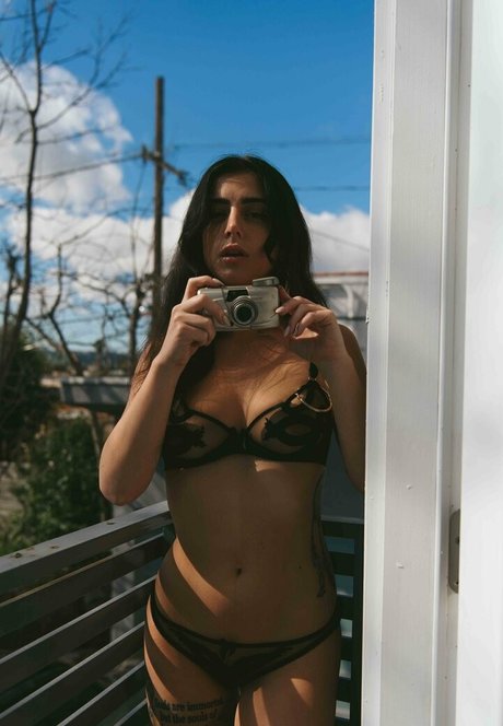 Reedsuicide sex model photos