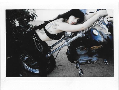 Reedsuicide pretty star pics