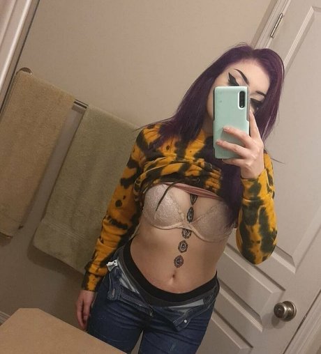l un aa porn model archive