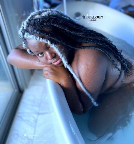 therealzoey pornographic model photos