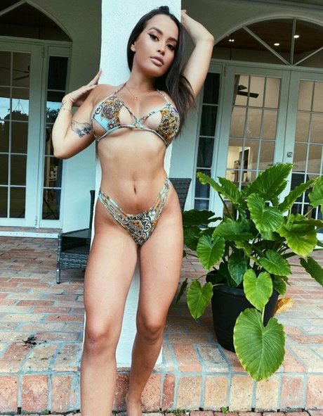 annieskye porn model img