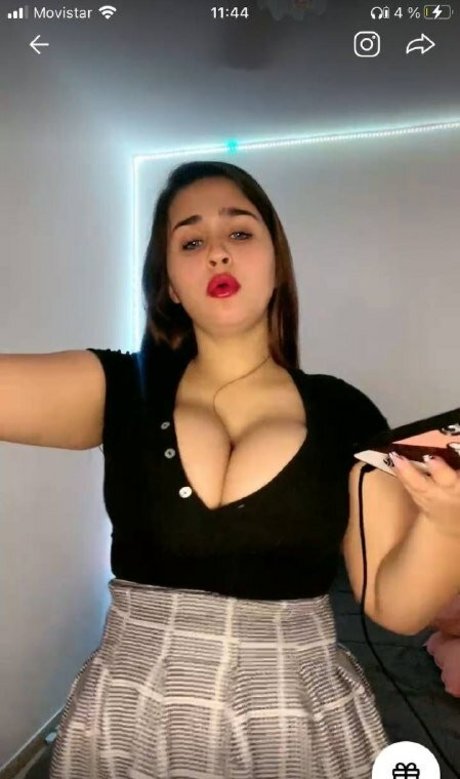 Melu Denise star high quality pics