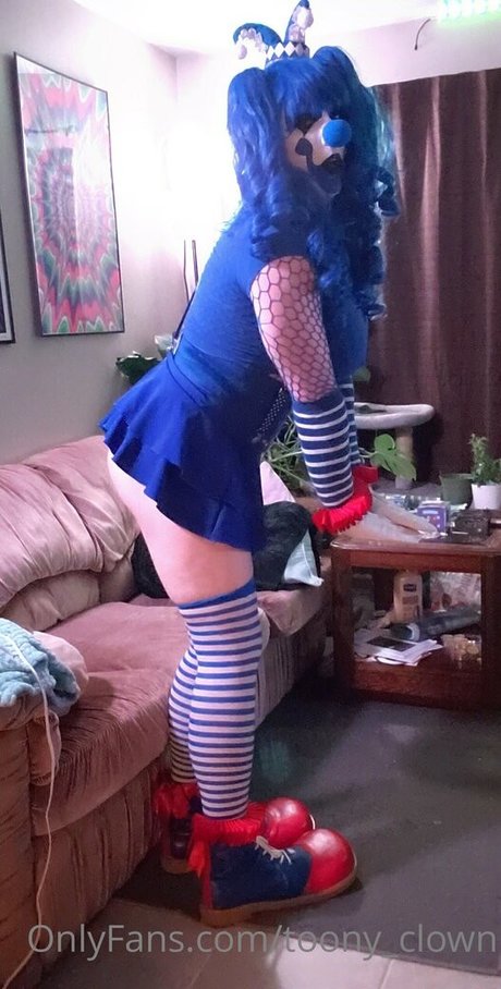 toony clown art actress photo