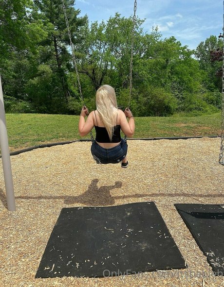 itsbabieh nice model pic