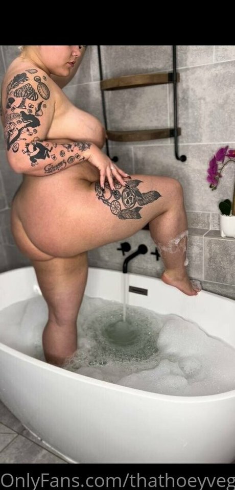 thathoeyvegan xxx model images