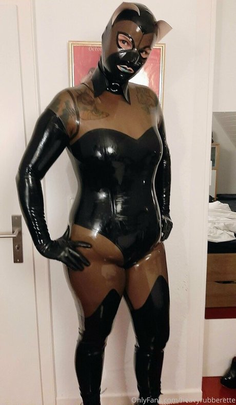 heavyrubberette model hd photo