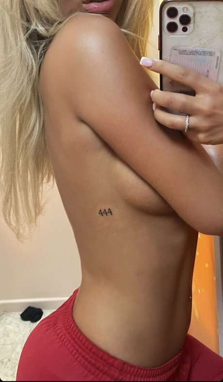 Amber Woods exclusive star photo