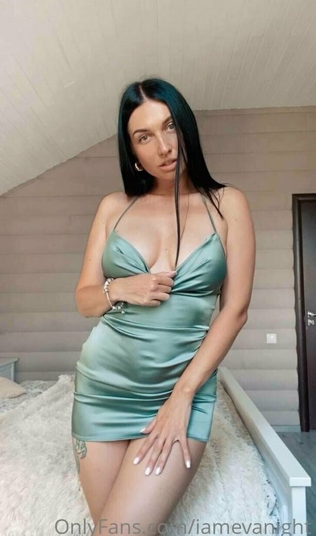 iamevanight pornstar exclusive pictures