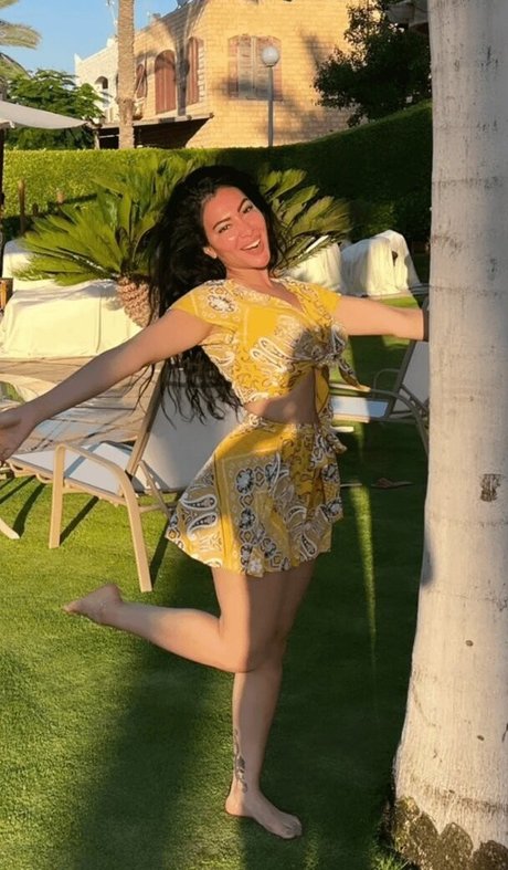 Mirhan Hussein naked model photos
