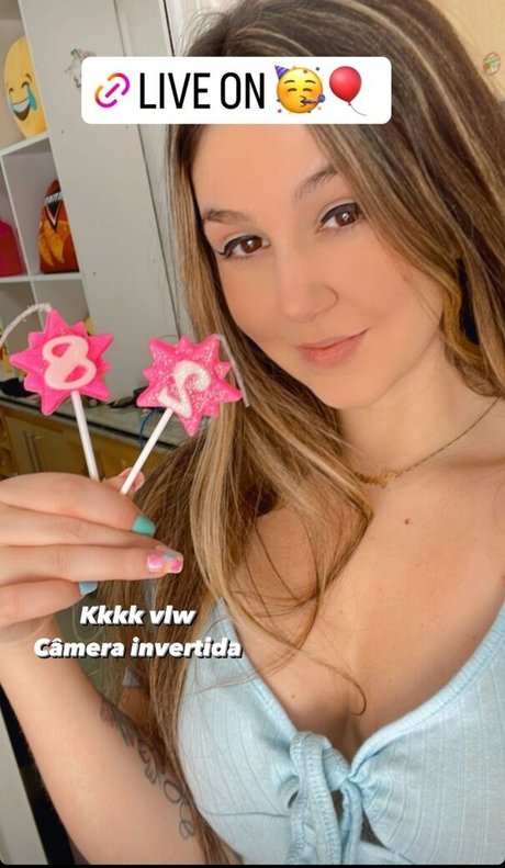 Carolzinha art model pic
