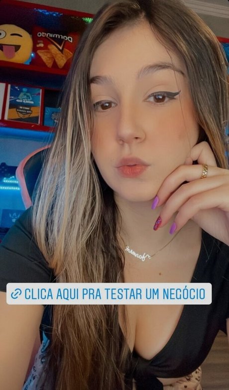 Carolzinha nudes actress images