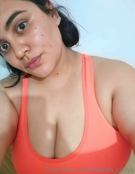 danah curvy star top photo