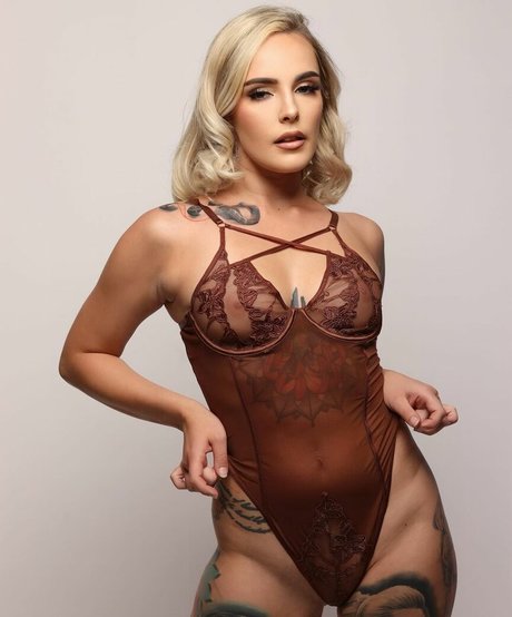 Virginia Suicide high quality pornstar pictures
