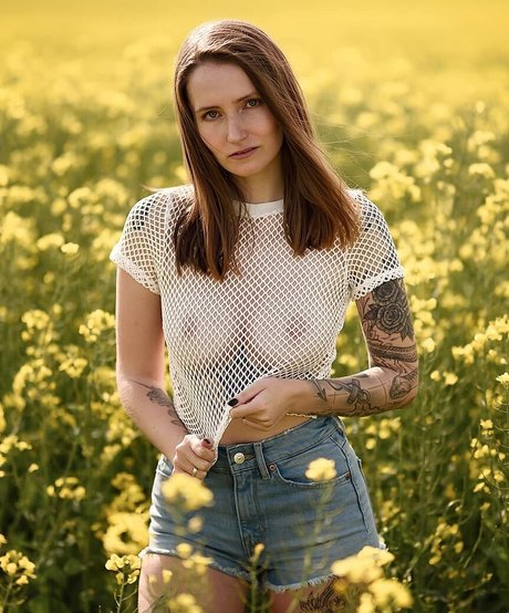 lisa hates you model xxx photos