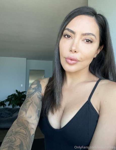 lelastarfree beautiful pornstar pic