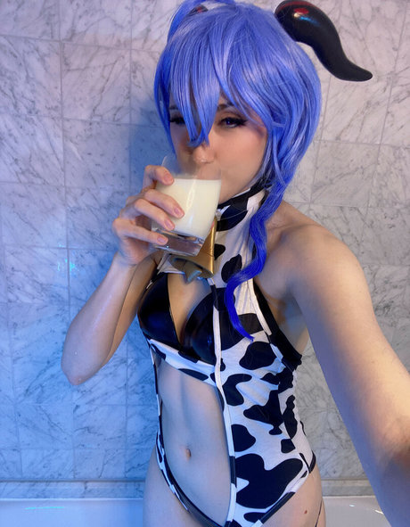Mangoloo Cosplay model pornographic pics