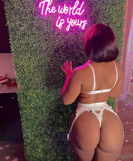 ildgaff beautiful pornstar image