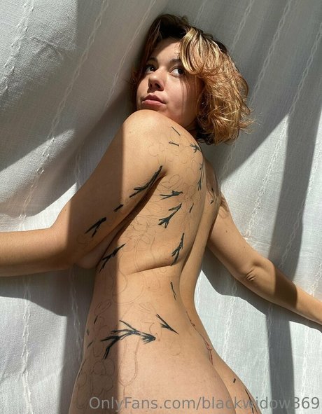 blackwidow369 nude model photo