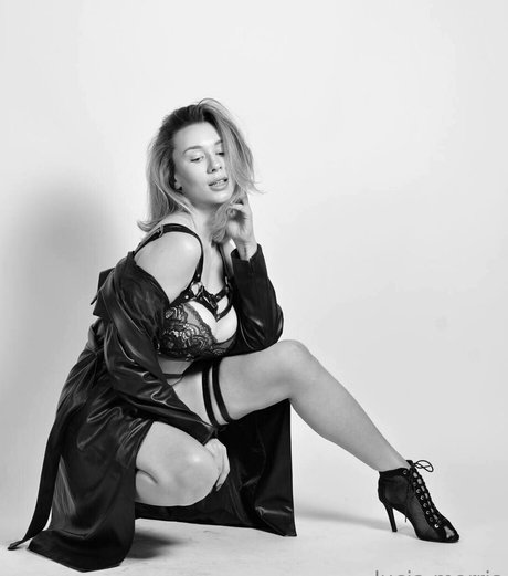 lucia morris model xxx picture