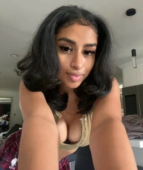 FaZe Kani beautiful pornstar gallery