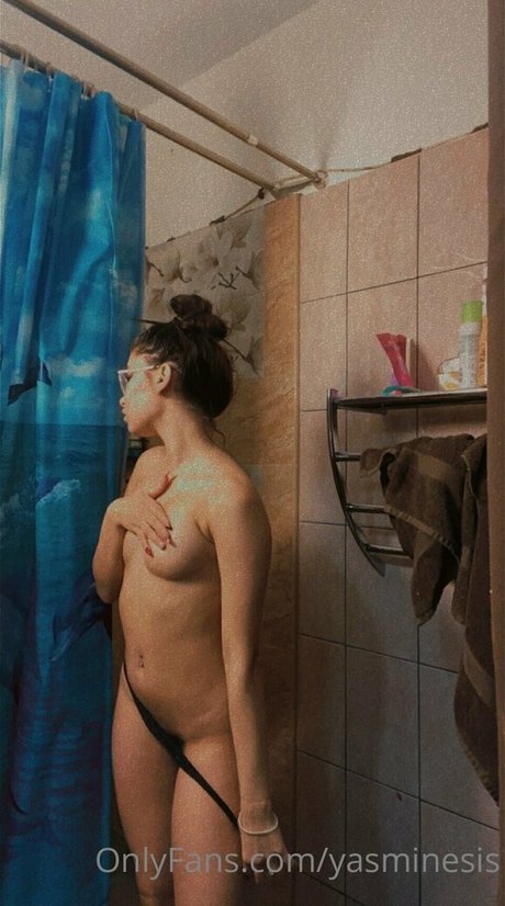 YasMineSis pornographic actress image